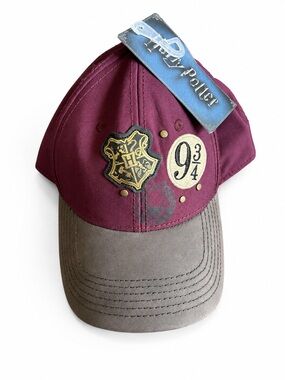 Warner Bros Burgundy Grey Hogwarts 9 3/4 Crest Cap Harry Potter Hat Adjustable
